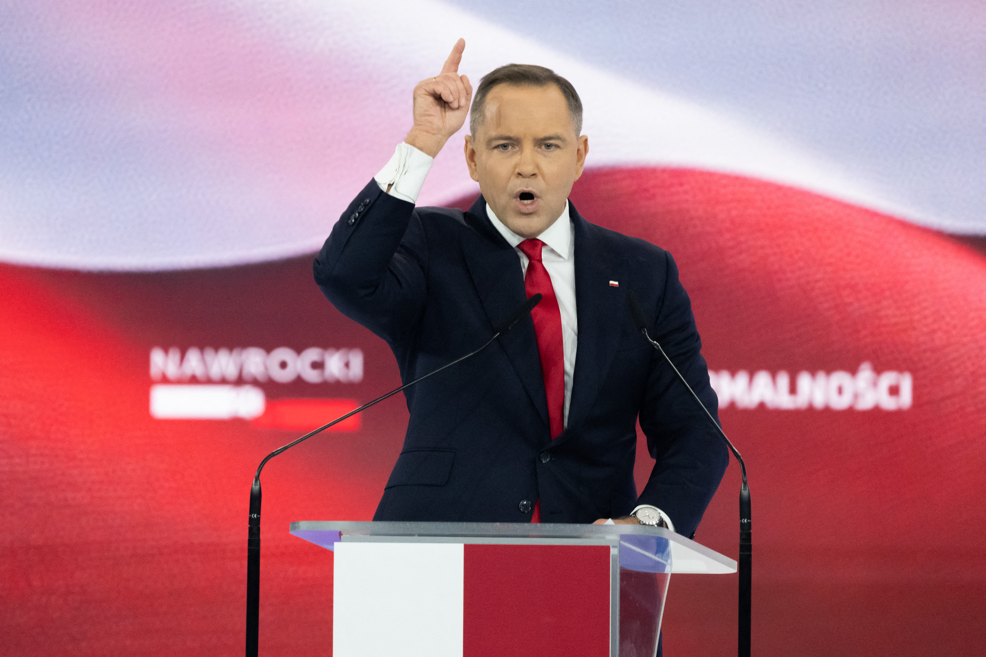 Președintele Poloniei, la Summit-ul B9 de la București: Nu mai putem face doar declarații pe hârtie, trebuie acțiune. Noi cheltuim 5% din PIB pentru apărare. Prin alăturarea țărilor nordice la Summitul B9, Polonia devine de fapt centrul de greutate al acestei inițiative