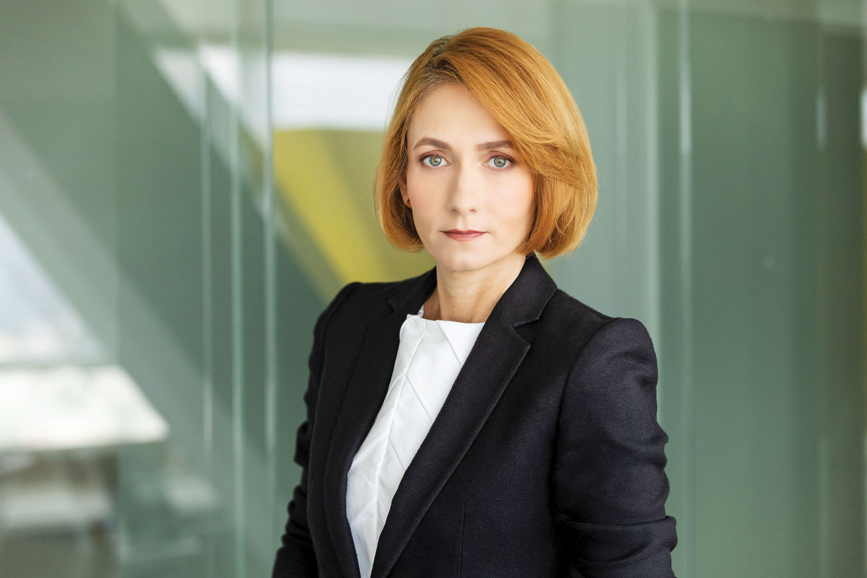 100 Cele mai puternice femei din business. Andra Cașu, Partener, liderul departamentului Taxe Directe, EY România