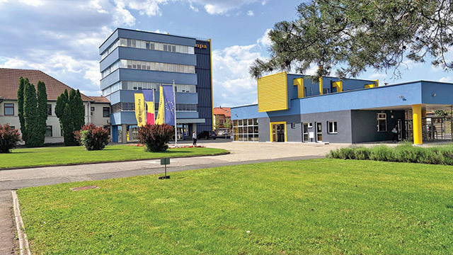 Compa Sibiu, la 140 de ani: „Industria de apărare este viitorul. Producem un container de comandă pe zi pentru NATO, ajungem rapid la două pe zi. Doar contractul acesta înseamnă 30 mil. euro“