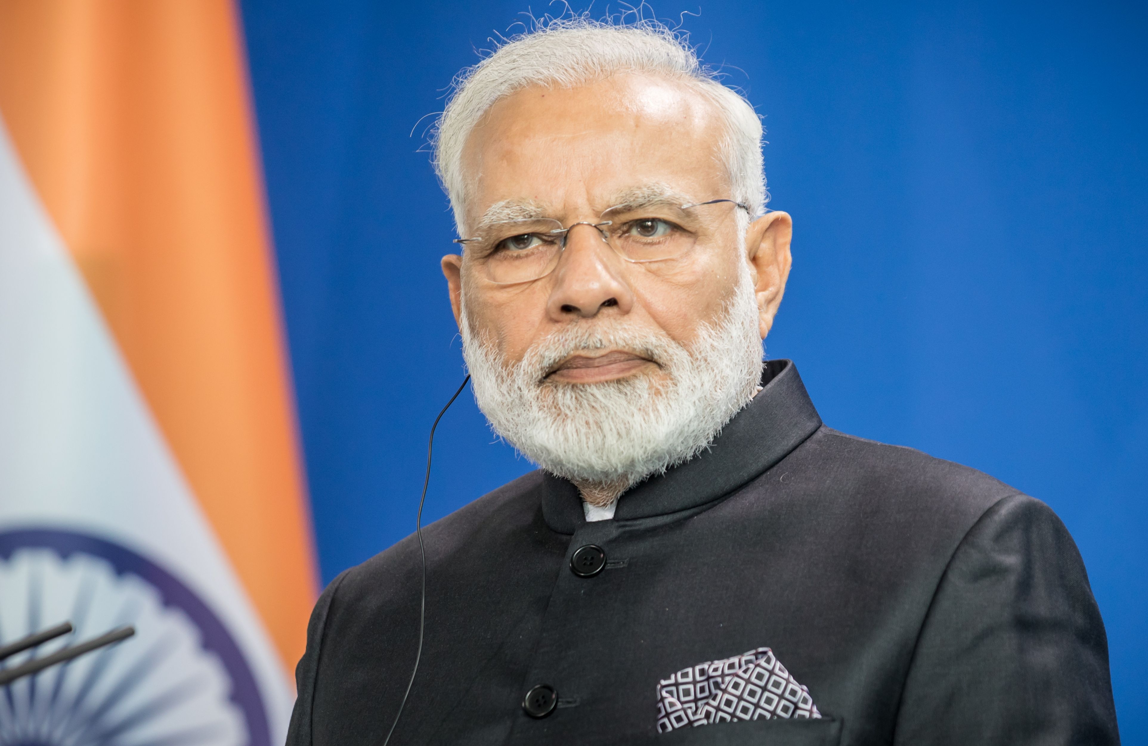 India începe austeritatea energetică: Premierul Narendra Modi le cere cetățenilor să reducă consumul de combustibil, să folosească mai des transportul public și să lucreze de acasă. Măsurile vin în contextul scumpirii petrolului din cauza tensiunilor dintre Iran și SUA