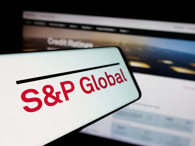 Agenția de rating S&P avertizează: Prăbușirea guvernului de coaliție de la București ar putea complica discuțiile privind bugetul pentru 2027. ”Este important, întrucât angajamentul României de a reduce deficitele bugetare implică măsuri suplimentare de consolidare în următorii ani”