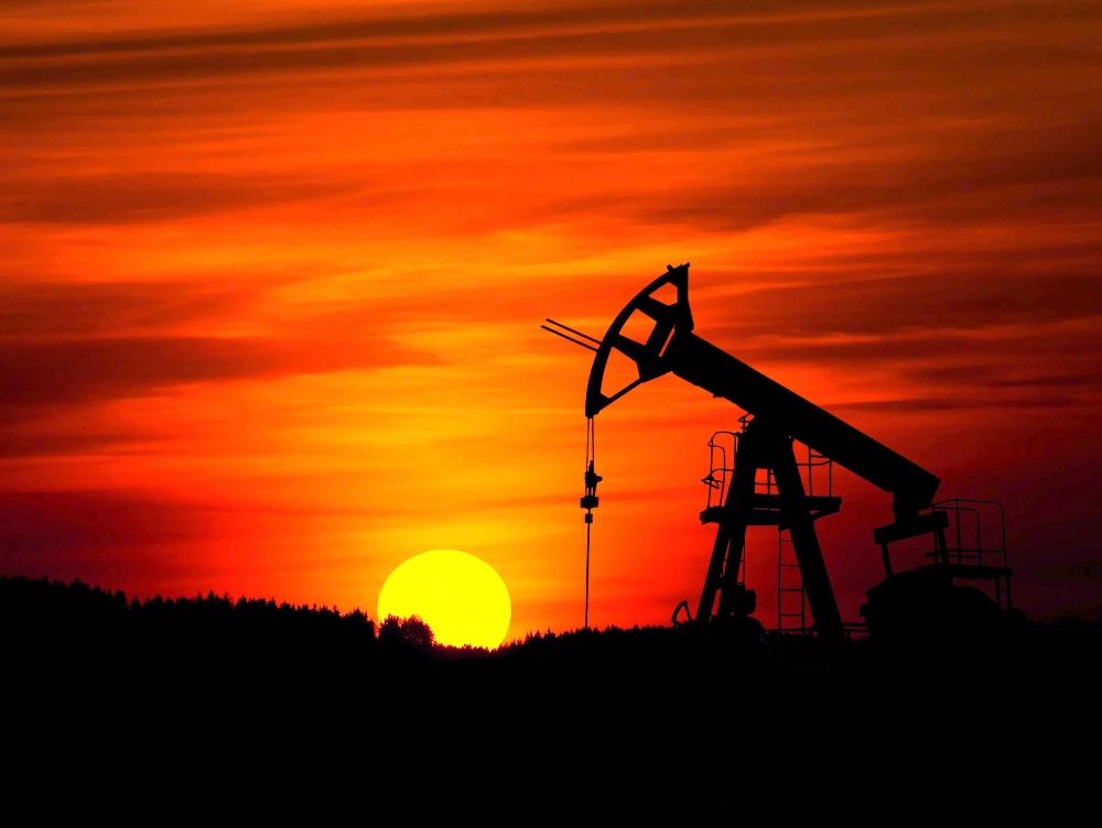 Haosul din Orientul Mijlociu nu i-a ajutat pe marii producători americani de petrol. Exxon Mobil și Chevron raportează profituri aproape la jumătate în primul trimestru al acestui an