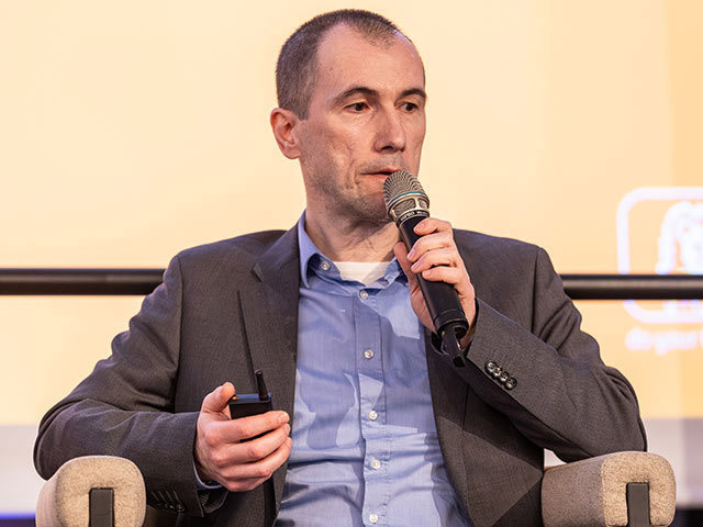 Sectorul automotive merge cu frâna trasă. Atuurile industriei sunt acolo unde trebuie, dar conexiunea cu investitorii rămâne slabă VIDEO