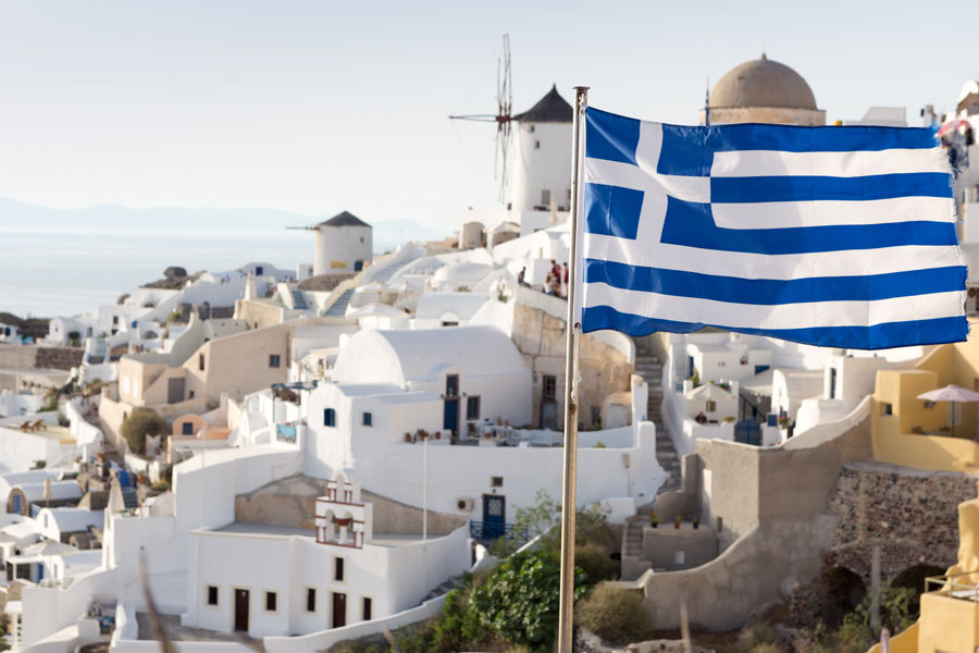 Turiștii turci invadează Grecia. De ce nu își permit și grecii să viziteze Turcia