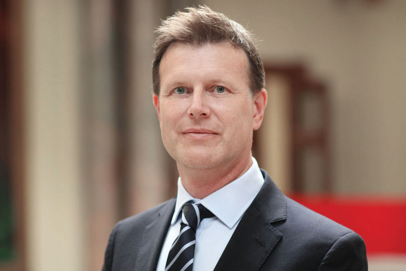 Giles Portman, ambasadorul Regatului Unit al Marii Britanii și Irlandei de Nord la București: Dacă mă uit la viitorul cooperării în industria de apărare, putem lua industria auto ca model. Nu doar să ne vindem produse unii altora, ci să integrăm lanțurile de aprovizionare, cu transfer de tehnologie și parteneriate