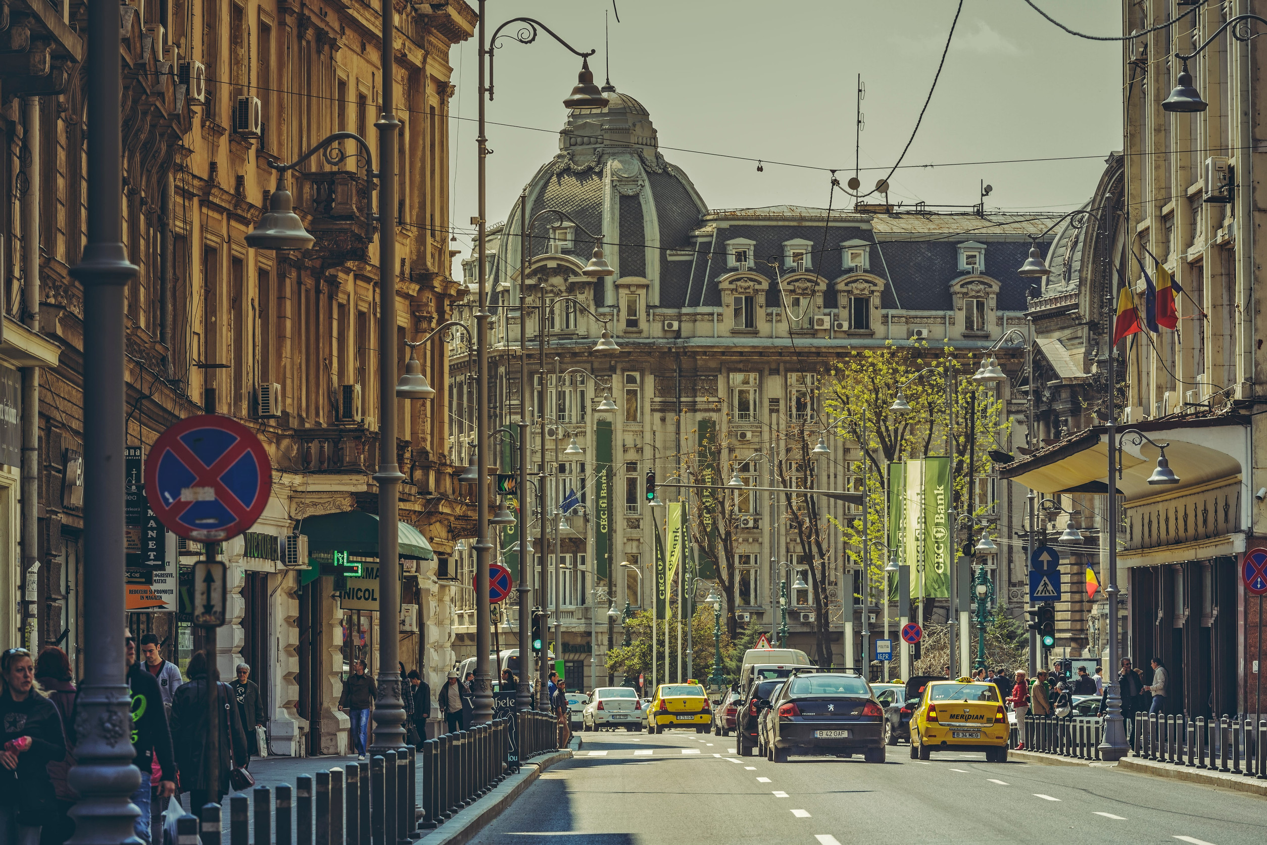 „Micul Paris”, pe ultimele locuri în clasamentul orașelor fericite. Ce zic câțiva tineri: Bucureștiul m-a ajutat să cresc profesional, însă nu este un oraș în care mă simt cu adevărat acasă