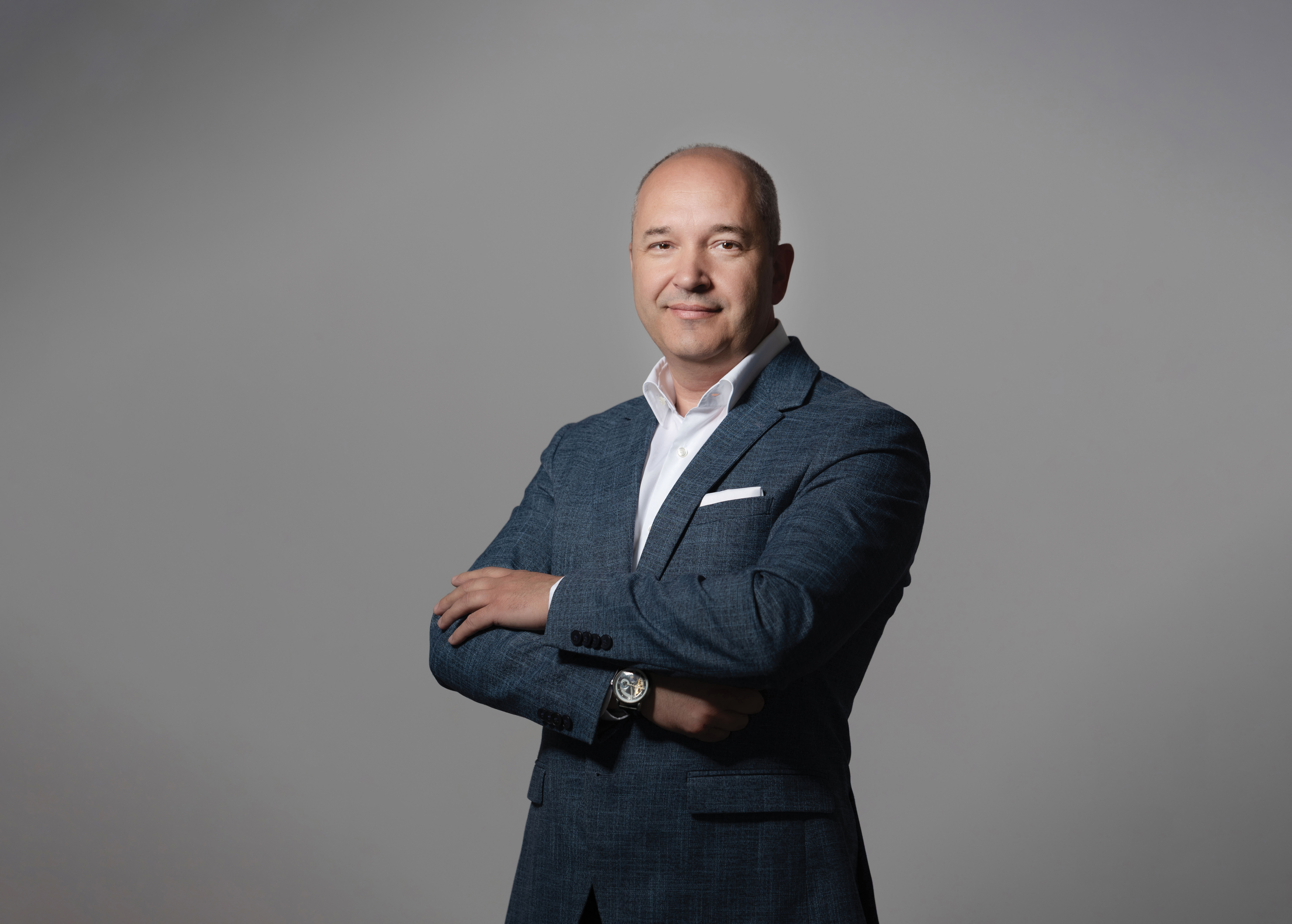 Cine este românul care s-a întors din Italia și a pariat pe lux într-o Românie care abia descoperea brandurile premium. Astăzi lucrează cu Rituals, Porsche Design și Molton Brown