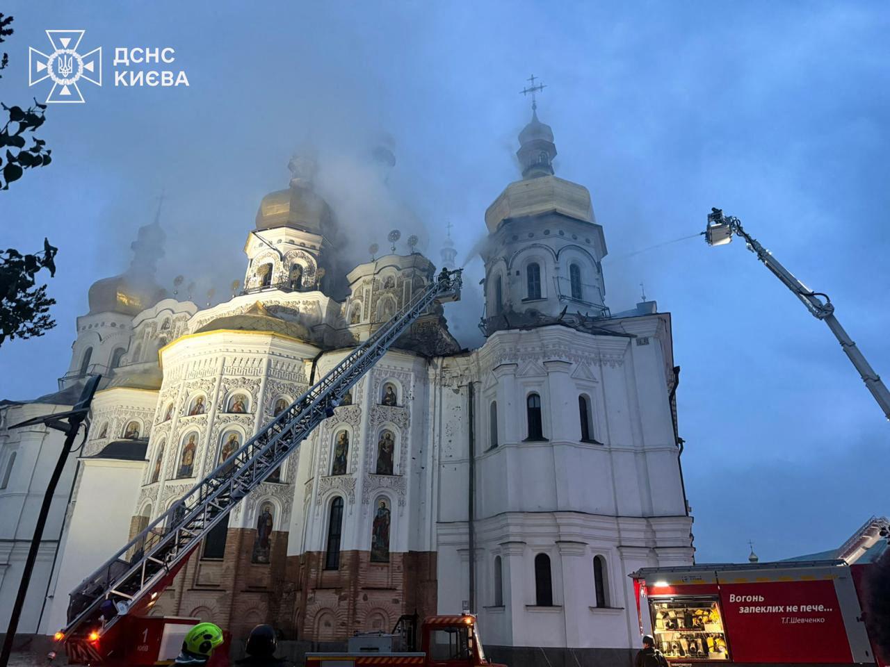 La numai câteva ore după discuția dintre președintele Trump și președintele Putin, Rusia a lansat sute de drone și rachete și a lovit catedrala istorică din Kiev și o mănăstire veche de 950 de ani