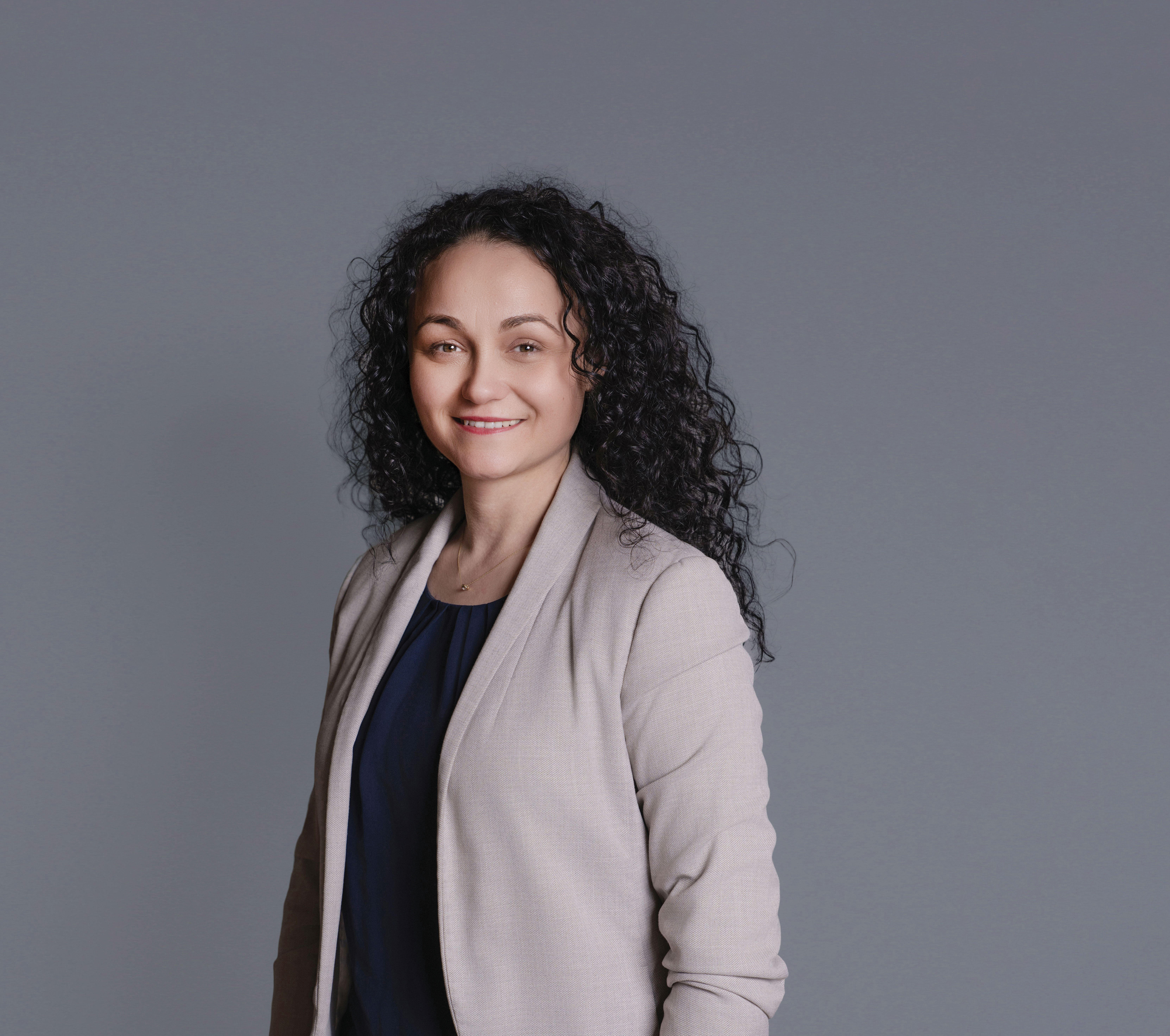 100 Cele mai puternice femei din business. Alina Chifan, Director Comercial, Egger