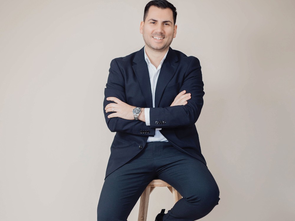 Povestea românului care la doar 34 de ani este deja antreprenor, investitor și advisor cu experiență în scalarea de businessuri