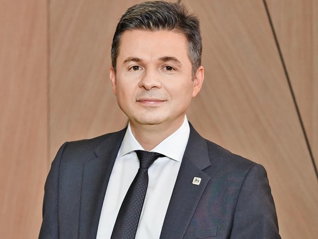 Cine este primul român aflat la conducerea lanțului de magazine care a distrus aproape toți chioșcarii din România