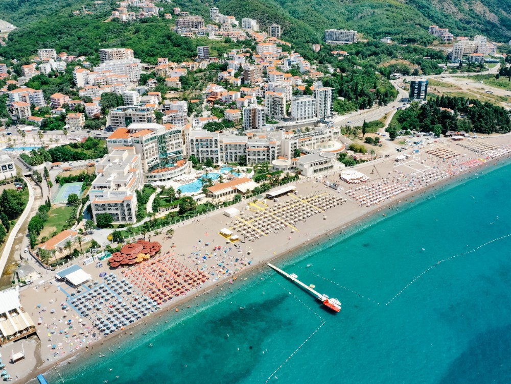 Destinația „secretă” a Europei: plaje spectaculoase, prețuri mici și peisaje impresionante - GALERIE FOTO