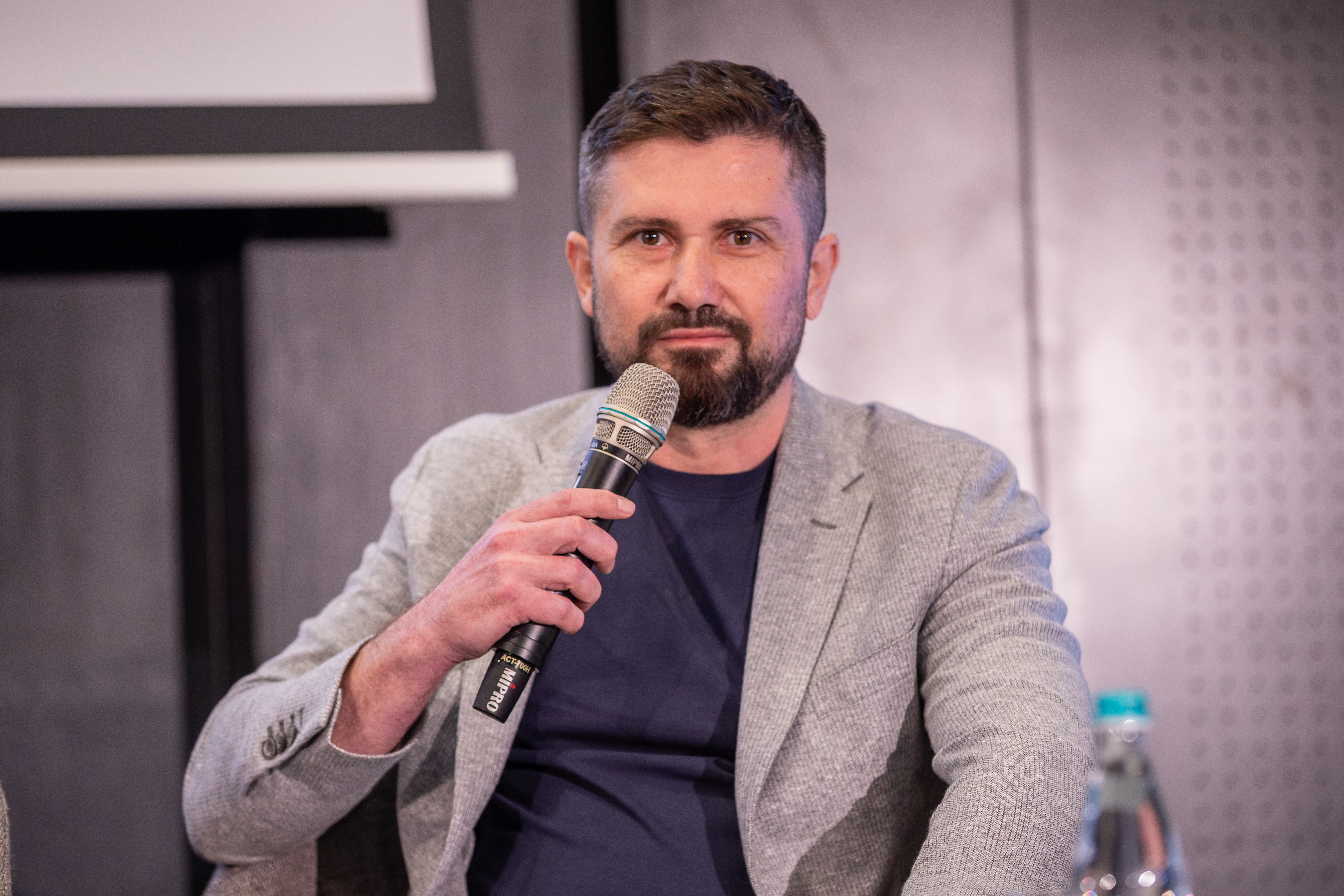 „Dacă noi nu facem, cine să facă?” Cum transformă Ambito un gol din piață într-o oportunitate de business