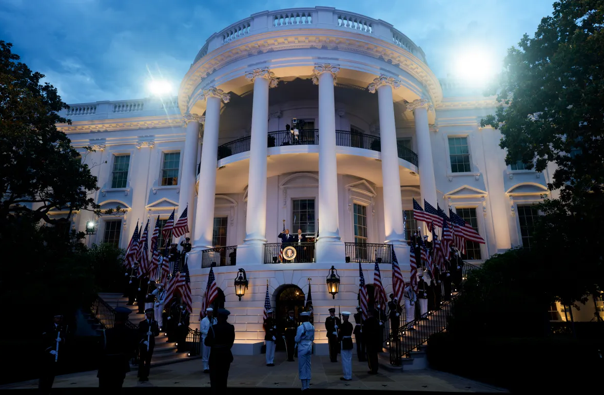 Aniversare istorică în SUA: Cum a arătat Casa Albă weekendul trecut, la Gala UFC care a marcat cea de-a 80-a aniversare a lui Trump și cea de-a 250-a aniversare a Americii. FOTO