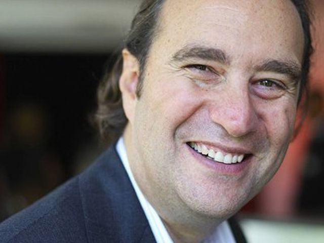 Un miliardar francez a devenit cel mai mare acționar al Vodafone, după ce a preluat o participație de 16% pentru 4,4 mld. lire sterline
