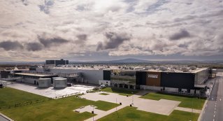 Primul an întreg de producție la fabrica Nokian Tyres de la Oradea: Nokian Tyres Europe Operations a ajuns în 2025 la afaceri de 421 mil. lei, de 4,5 ori mai mari decât în 2024, și la un profit net de 13,6 mil. lei