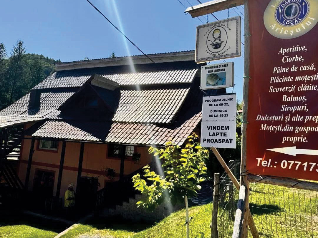 Cum merge punctul gastronomic „La Malul Arieșului“, din Gârda de Sus, după trei ani: „Turiștii se împuținează pe zi ce trece, oamenii sunt tot mai îngreunați de poverile vremurilor pe care le trăim. Încet-încet suntem obligați să renunțăm la acest business“
