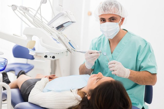 O bacterie ce cauzează boli gingivale afectează inima. Un miliard de oameni trăiesc cu această boală