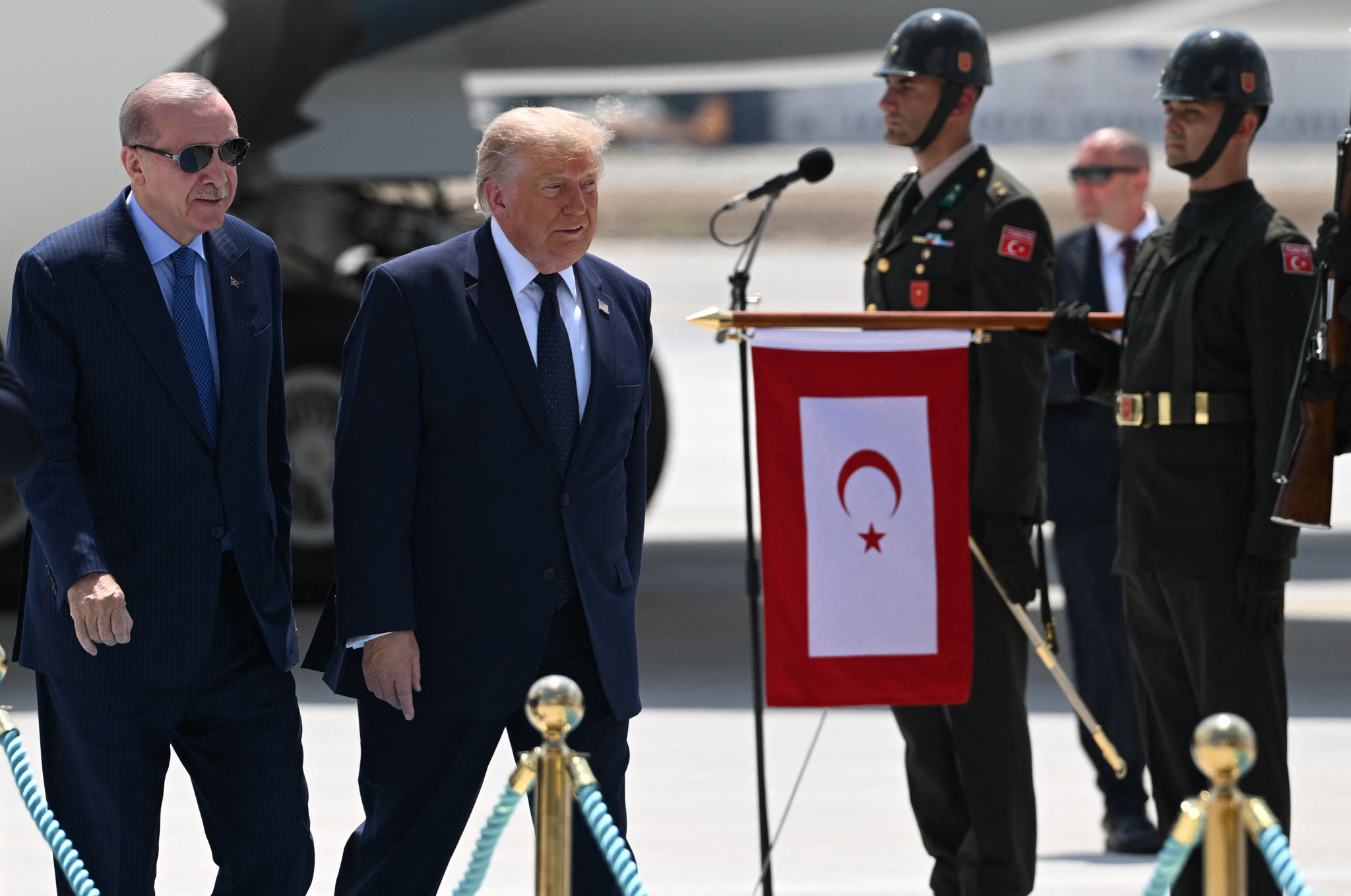Fragilul armistițiu din Orientul Mijlociu s-a terminat. Președintele Donald Trump: Armistițiul dintre Statele Unite și Iran este „încheiat”. Prețul petrolului a urcat cu 5%