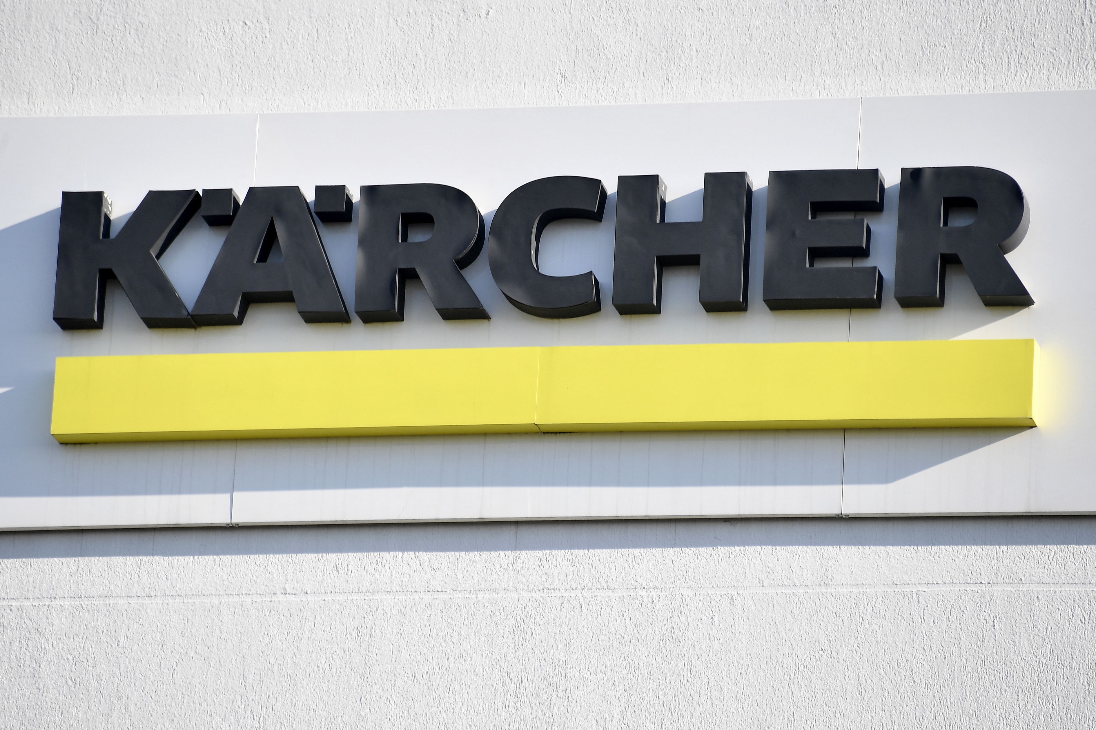 Gigantul german Karcher, care a investit 115 mil. euro în producția locală, face un nou pariu pe România și deschide un Global Business Service Center la Timișoara: „Au existat mai multe astfel de afaceri în Timișoara, iar unele au renunțat, așa că venim noi să preluăm inclusiv angajații”