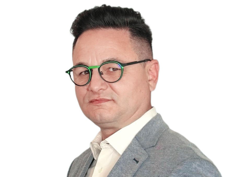 După ce a lucrat pentru alții 20 de ani, a decis să își deschidă propria afacere. A ales o direcție pe care majoritatea o ignorau și a reușit să îi surprindă pe toți