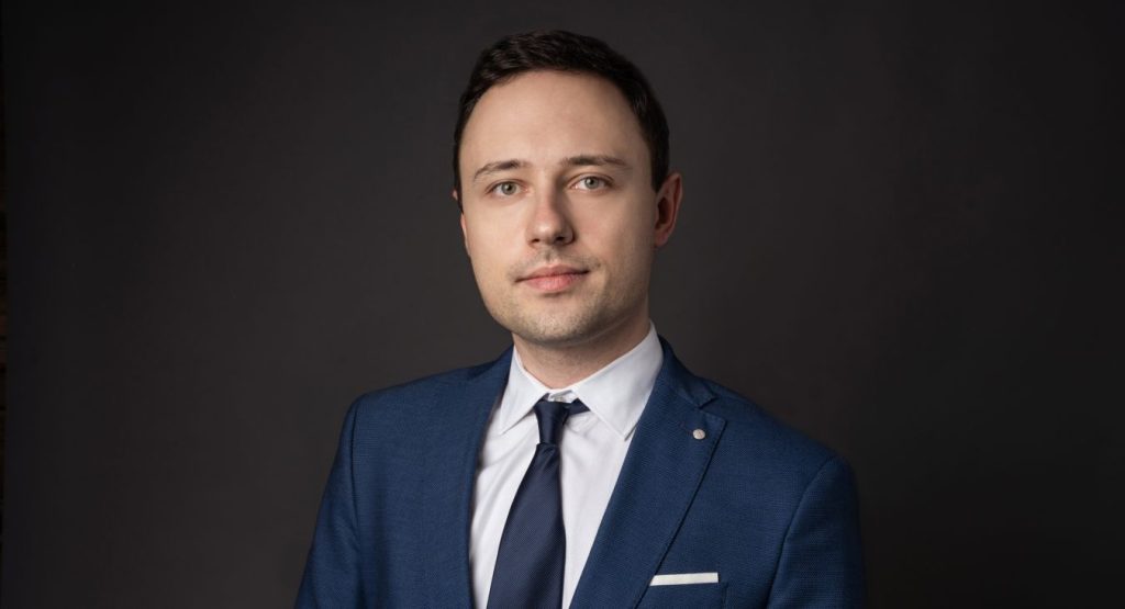 Piața imobiliară comercială atrage tot mai mult capital bancar: finanțările au crescut în martie cu 15% an/an, la 116 miliarde lei. Sectorul concentrează 54% din creditele acordate companiilor nefinanciare