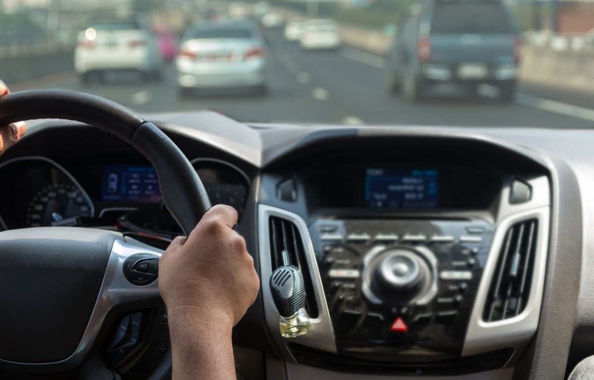 Sfârșitul excesului de viteză? Bruxelles-ul ia în calcul limitarea automată a accelerației
