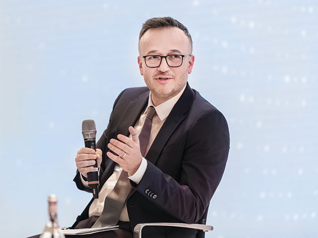 Gabriel Avrămescu, ASF: Supravegherea pieţei de capital trebuie să poată identifica din timp tendinţele şi riscurile din guvernanţa corporativă. 29 de companii listate la Bursa de Valori au intrat sub regulile privind echilibrul de gen