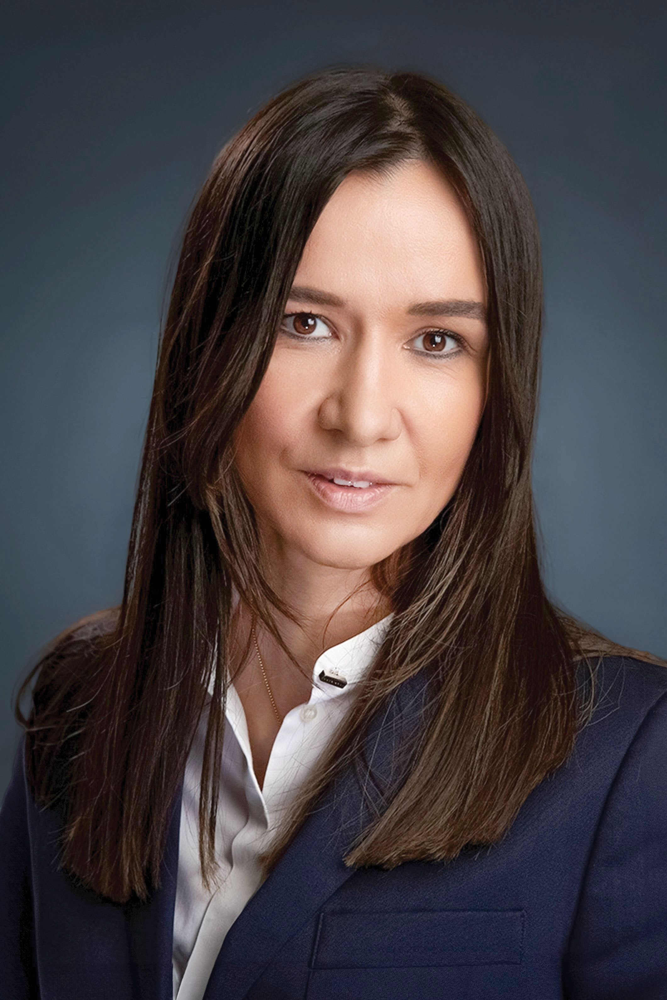 100 Cele mai puternice femei din business. Codruța Furtună, director general adjunct cu responsabilități în aria vânzări și distribuție la Allianz-Țiriac Asigurări