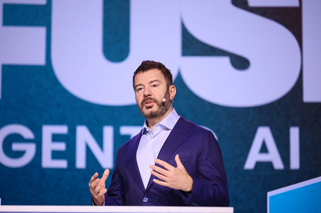Daniel Dines, fondatorul UiPath şi cel care a dus compania până pe Wall Street la o capitalizare record pentru o firmă românească din tehnologie, lansează azi cartea „The Work That Remains”, scrisă cu ajutorul inteligenţei artificiale. „Companiile au nevoie de o perspectivă pragmatică asupra domeniilor în care AI este cu adevărat puternic”