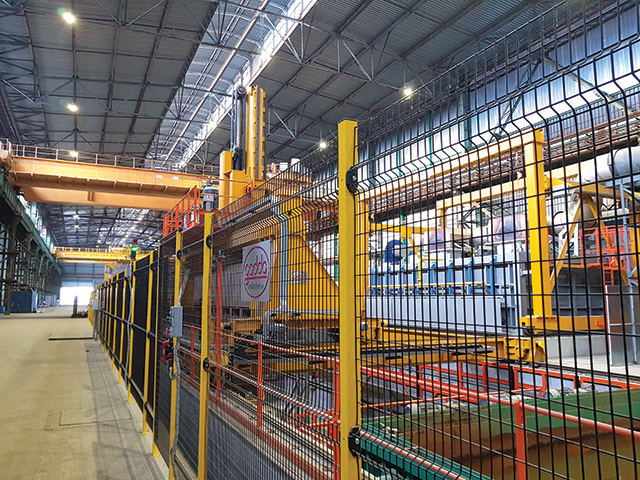 Donalam, proprietarul combinatelor de la Târgovişte şi Călăraşi, taie circa 8 MW din consum în orele de vârf. Grupul italian avertiza acum un an şi jumătate că industria din România plăteşte cel mai scump curent din UE şi cerea ajutor de stat