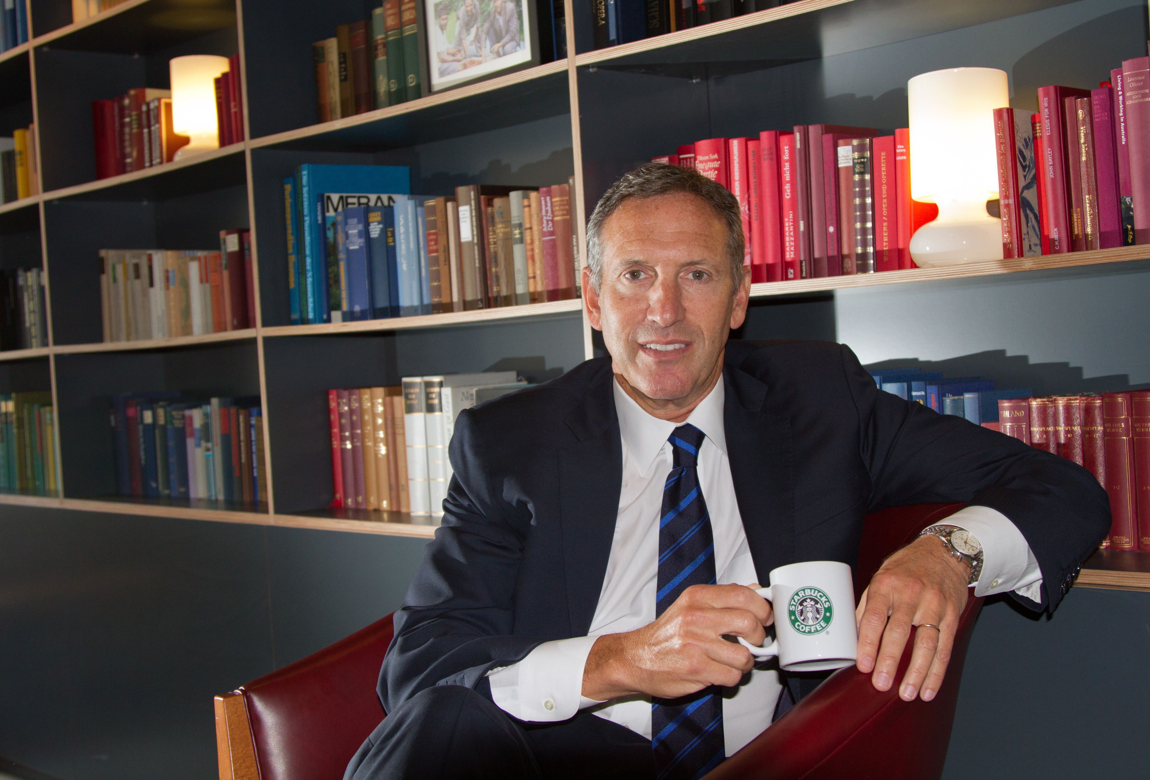 Howard Schultz, cel care a creat conceptul Starbucks, și-a vândut casa din Hawaii pentru 36 de milioane de dolari, cel mai mare preț plătit vreodată în comunitatea Hualalai