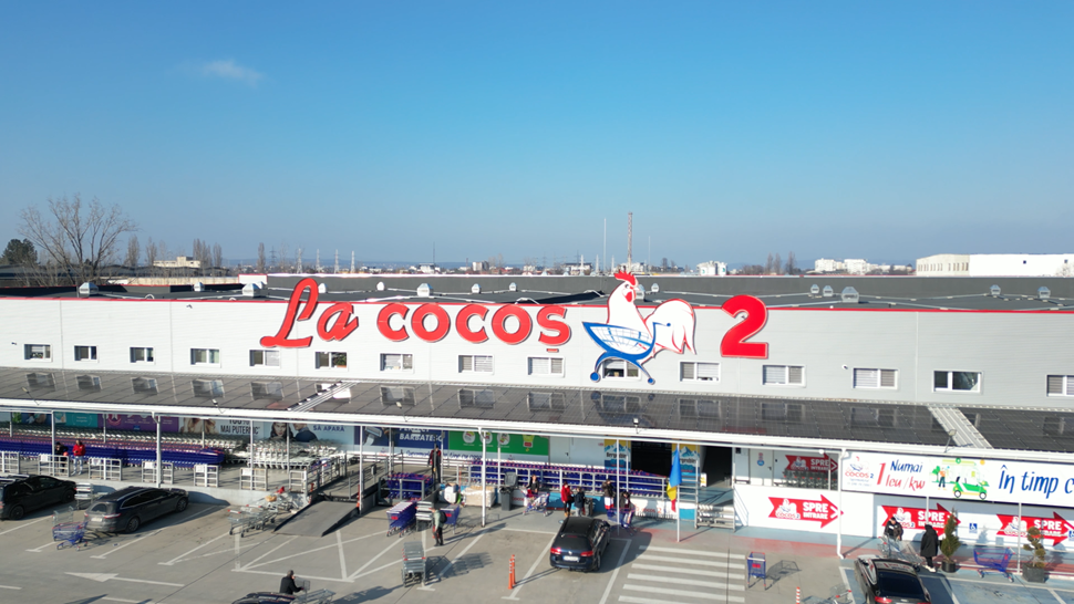 Retailerii încep să anunţe măsuri voluntare pentru reducerea consumului de energie. Supermarket La Cocoş opreşte temporar iluminatul exterior al magazinelor din reţea