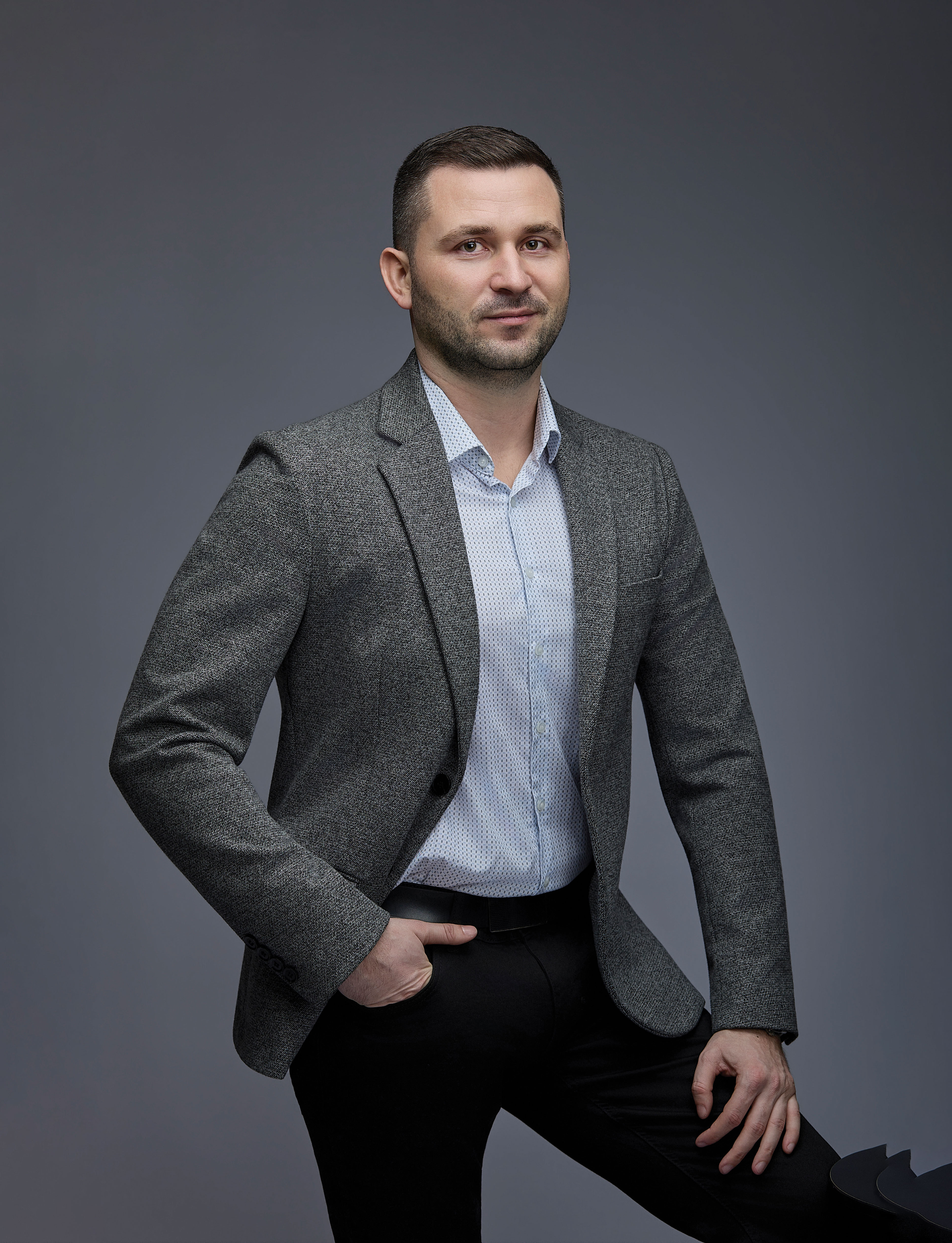 100 Tineri manageri de top. Levente Tóth, CEO și fondator Veltol Holding, antreprenorul care, la 35 de ani, a construit de la zero o companie care a ajuns la peste 1.000 de sisteme fotovoltaice și 25 de parcuri