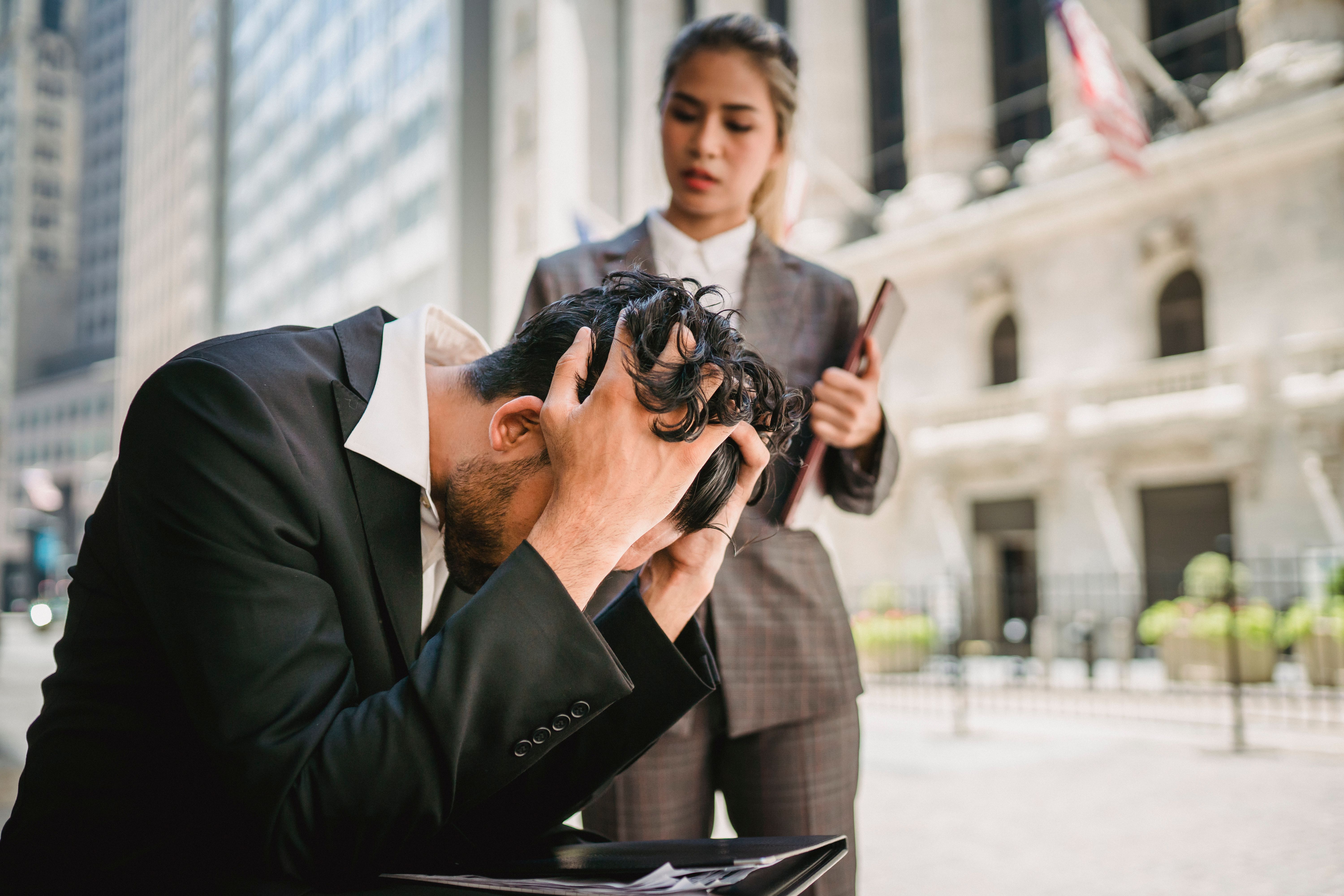 Cât de greu şi-a găsit un loc de muncă un corporatist de 56 de ani, deşi avea un CV impresionant. Care este secretul care l-a ajutat să se angajeze, după ce fusese refuzat de aproape toată lumea
