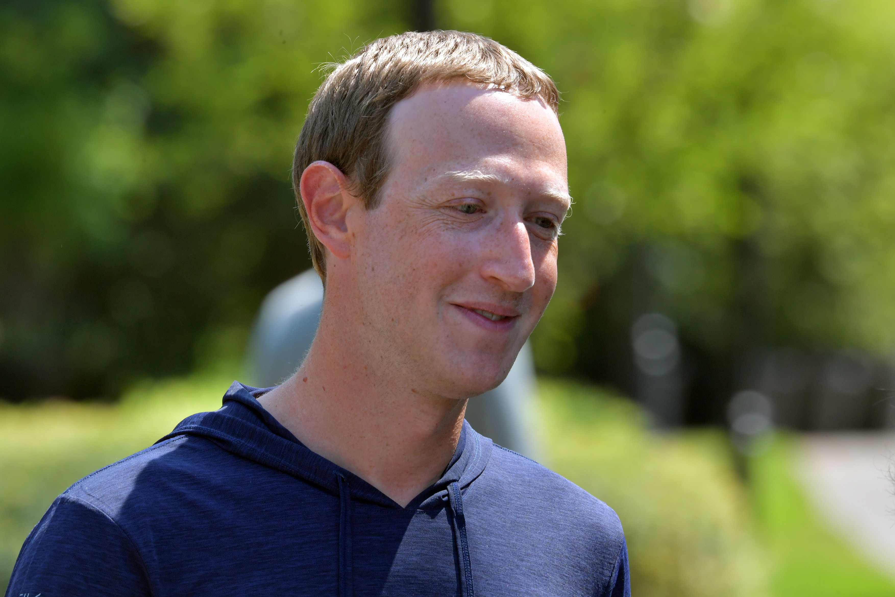 După ce a concediat 8.000 de oameni şi a cheltuit 130 miliarde de dolari pentru AI, Mark Zuckerberg susţine că de fapt AI crează o mulţime de noi locuri de muncă