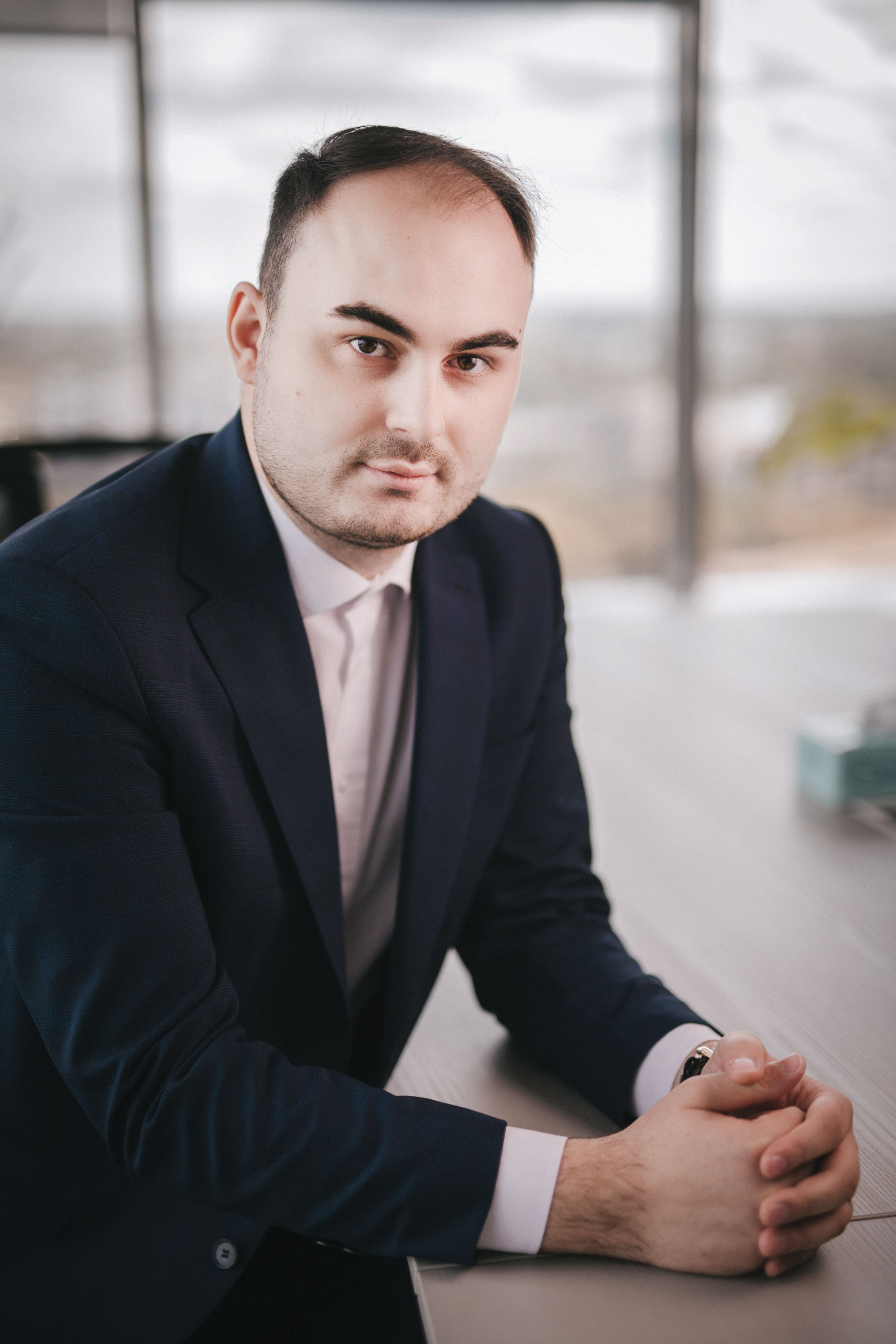 100 Tineri manageri de top. Dumitru Scutelnicu, Director Tehnic în cadrul Departamentului de Proiectare, Execuţie şi Punere în Funcţiune a Staţiilor Electrice de Transport şi Distribuţie - T&D BU, ENEVO Group
