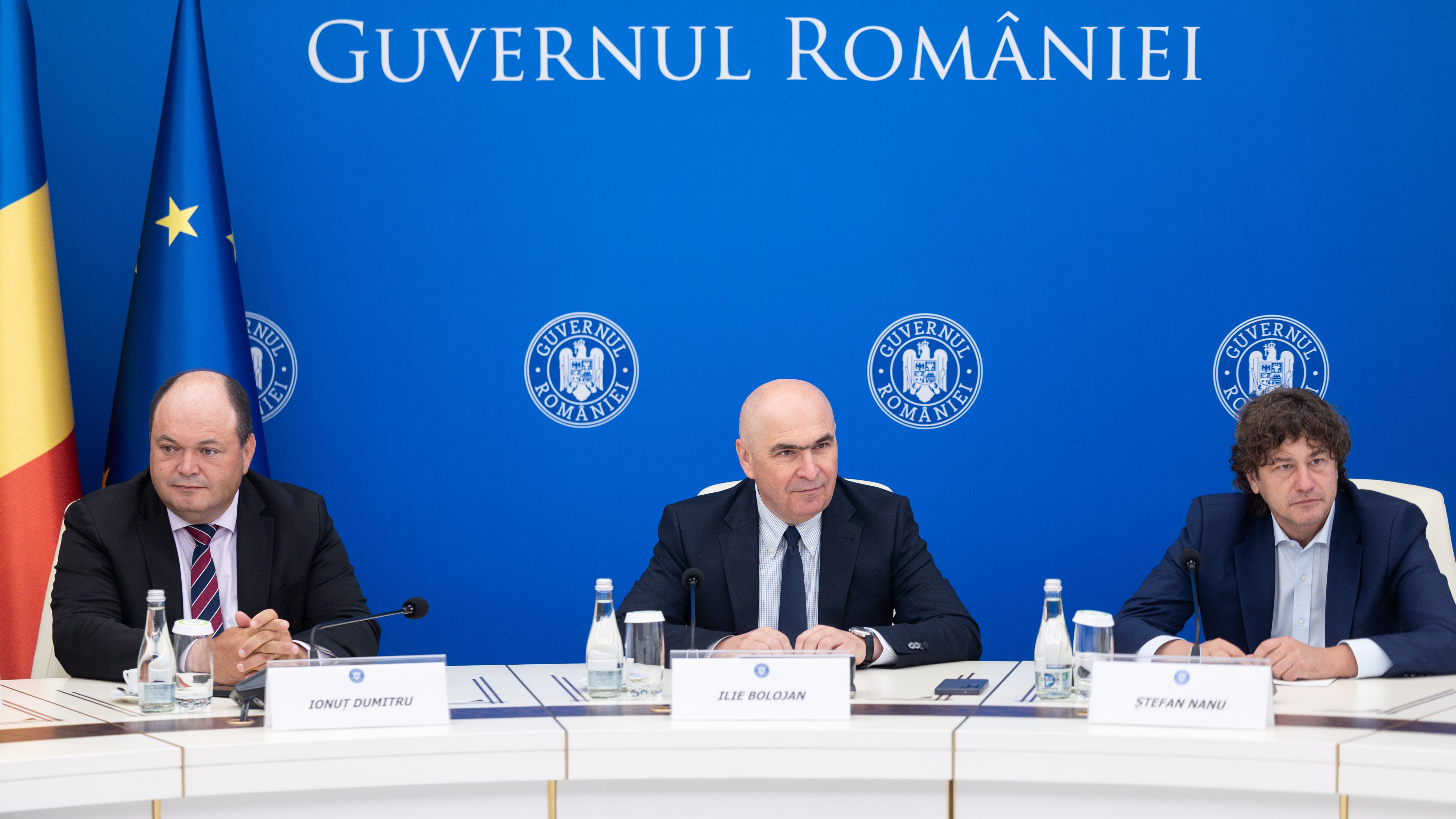 Cu ce mesaj au venit investitorii străini în frunte cu JPMorgan, la Guvern: Există o preocupare față de riscul ca schimbările de configurație guvernamentală să afecteze ritmul reformelor, controlul cheltuielilor și traiectoria de reducere a deficitului bugetar
