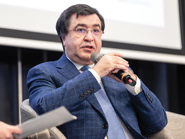 Consiliul Concurenței dă undă verde tranzacției prin care Cristian Erbașu, unul dintre acționarii grupului de construcții Erbașu, și Vlad-Francisc Iman vor să preia Vici Evolution, furnizor de echipamente medicale și soluții integrate pentru sectorul sănătății