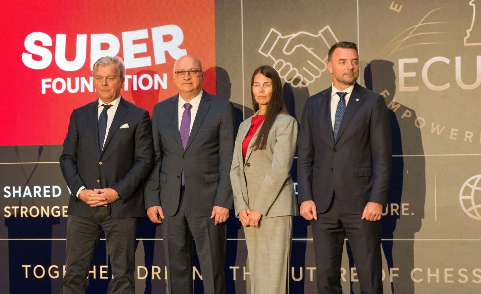 Bucureştiul se conturează tot mai mult ca o capitală a şahului european. European Chess Superleague, o nouă competiţie europeană, va aduce cele mai puternice cluburi de şah din Europa la Bucureşti
