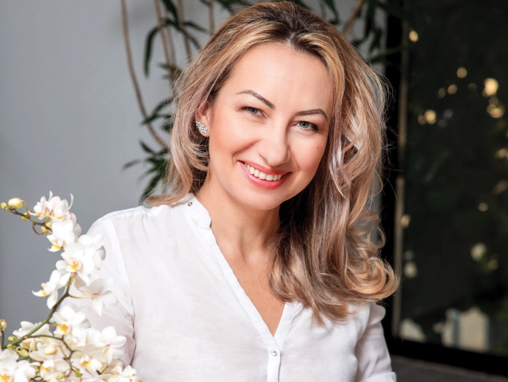 Povestea antreprenoarei care a creat un adevarăt imperiu al florilor, cu o reţea de 12 florării în oraşe din România