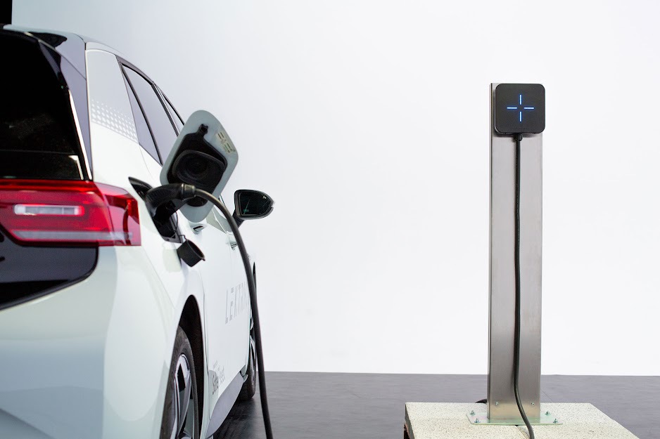 ANALIZĂ LEKTRI.CO: Surpriză pe piaţa maşinilor electrice: MG4 a depăşit Tesla în august, iar BYD a devenit lider la nivel de marcă