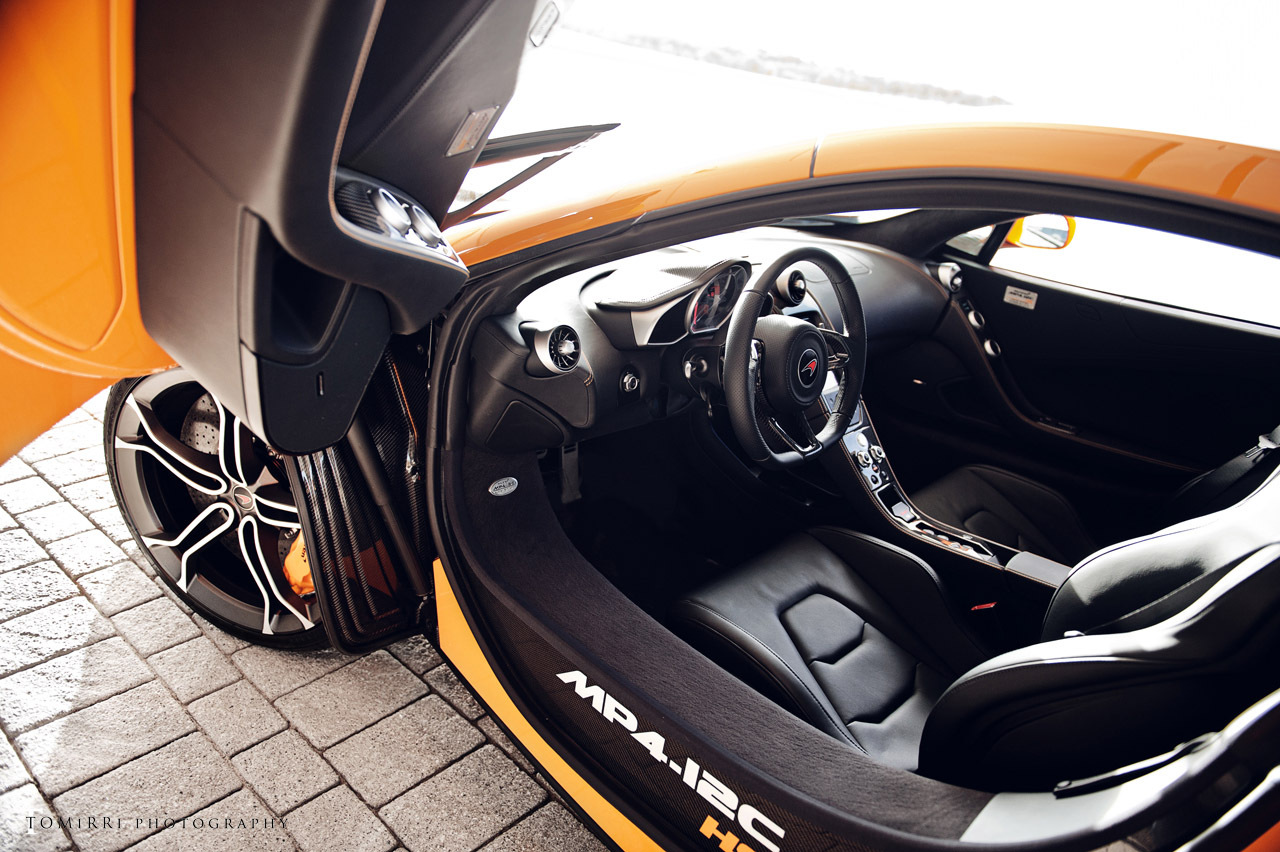 McLaren intră în cursa SUV-urilor de lux pentru a reveni pe profit: Constructorul pregăteşte primul model cu patru uşi şi investeşte 500 mil. lire în Marea Britanie